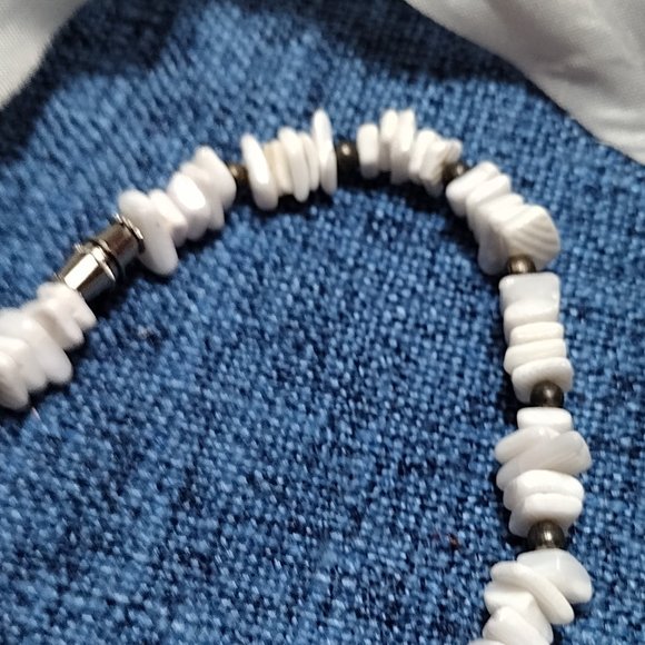 Shell Necklace - Picture 4 of 5